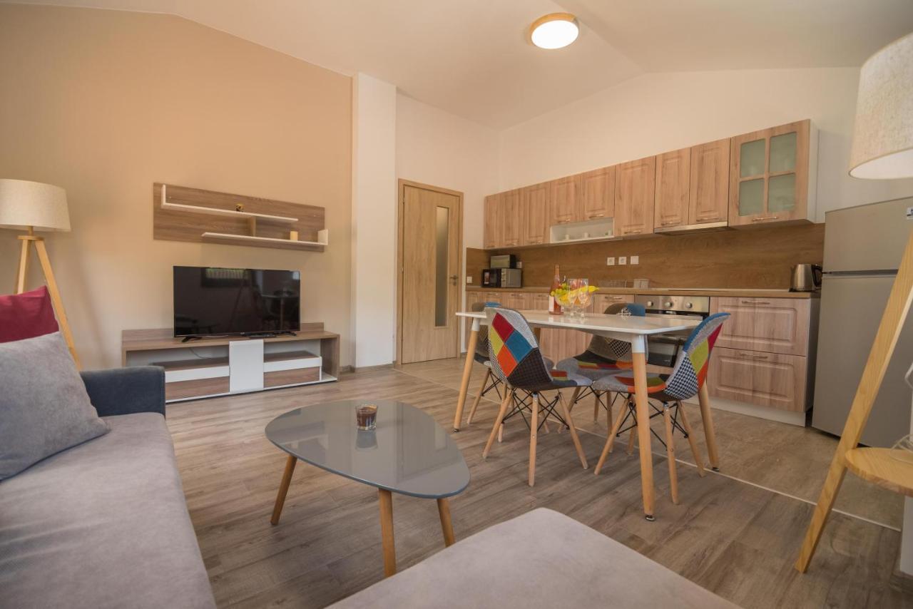 Tarnovgrad Apartments - Free Parking Veliko Tarnovo Kültér fotó
