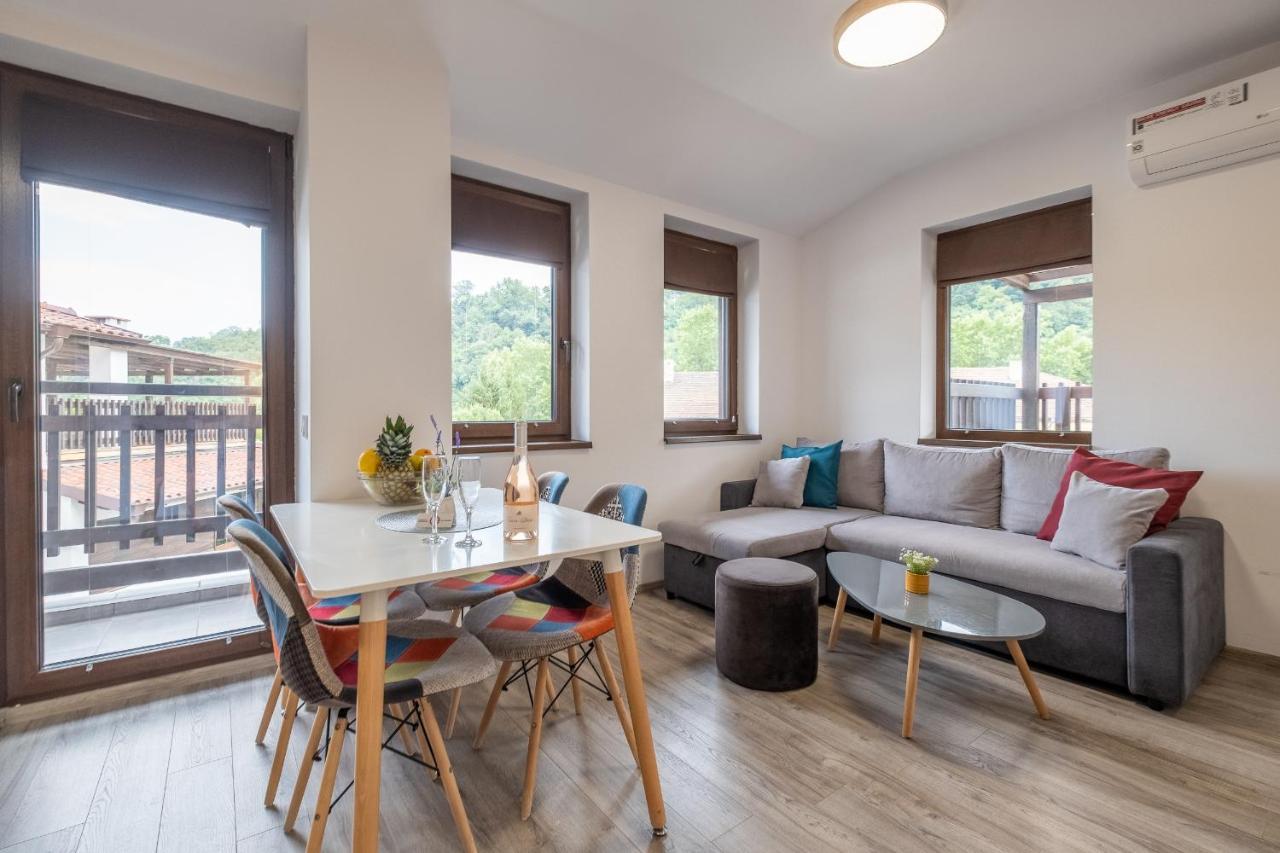 Tarnovgrad Apartments - Free Parking Veliko Tarnovo Kültér fotó