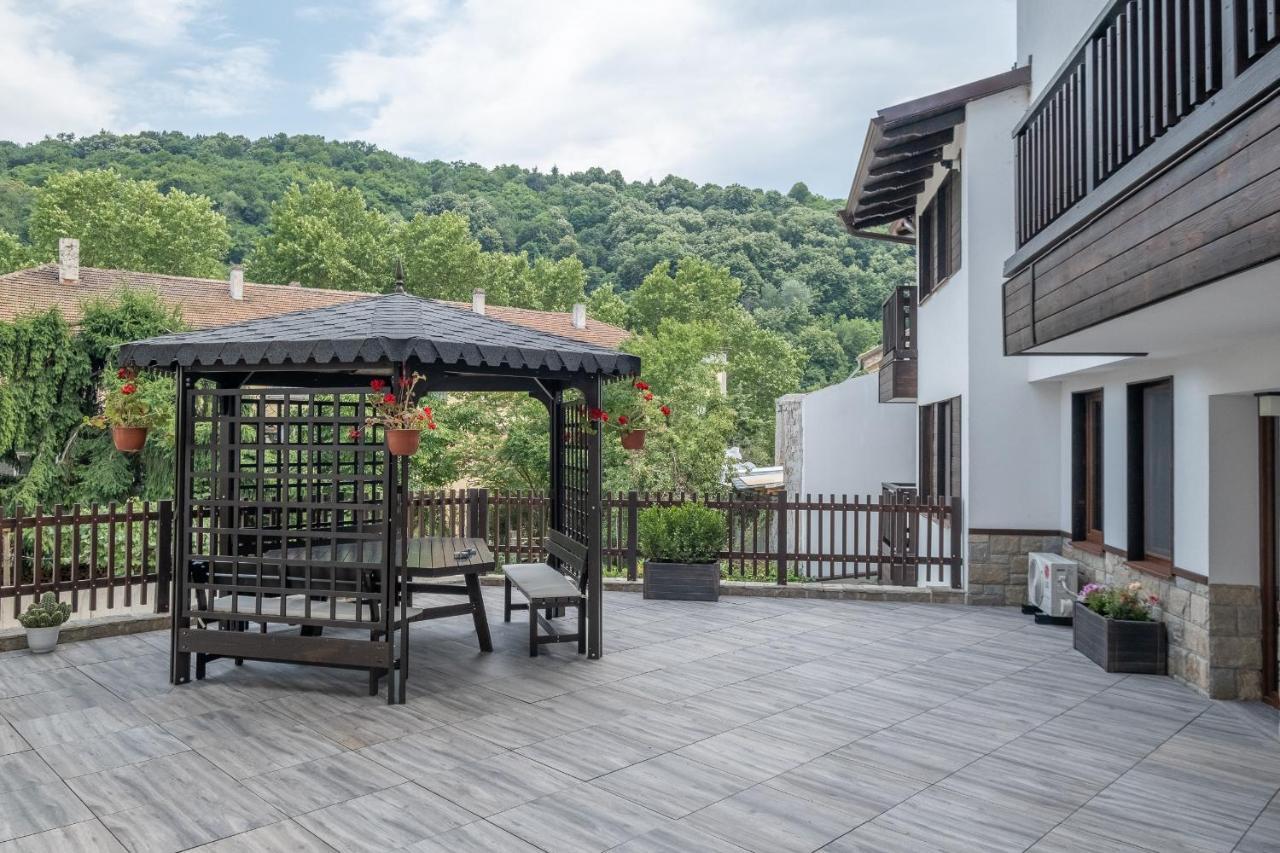 Tarnovgrad Apartments - Free Parking Veliko Tarnovo Kültér fotó
