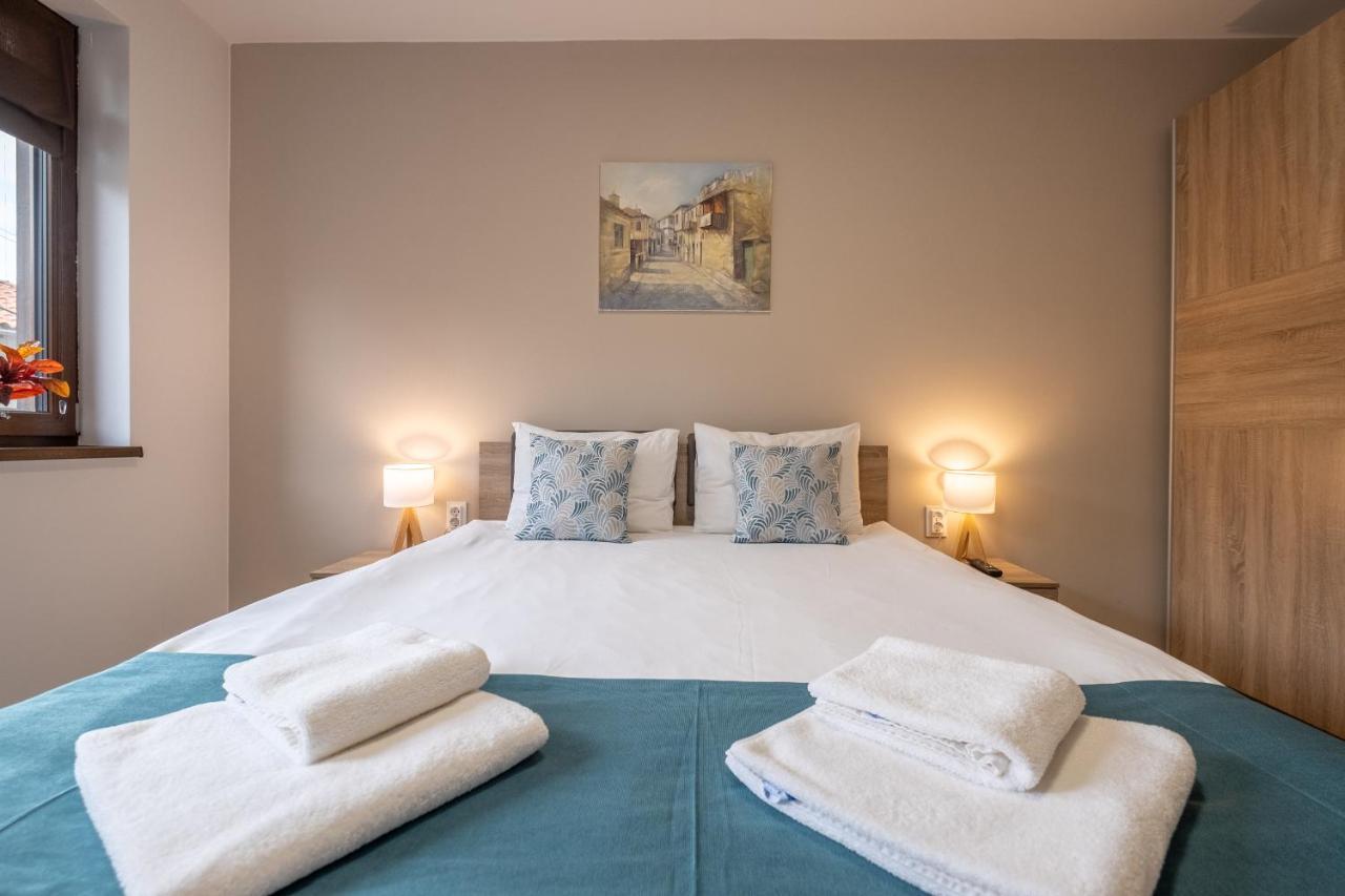 Tarnovgrad Apartments - Free Parking Veliko Tarnovo Kültér fotó