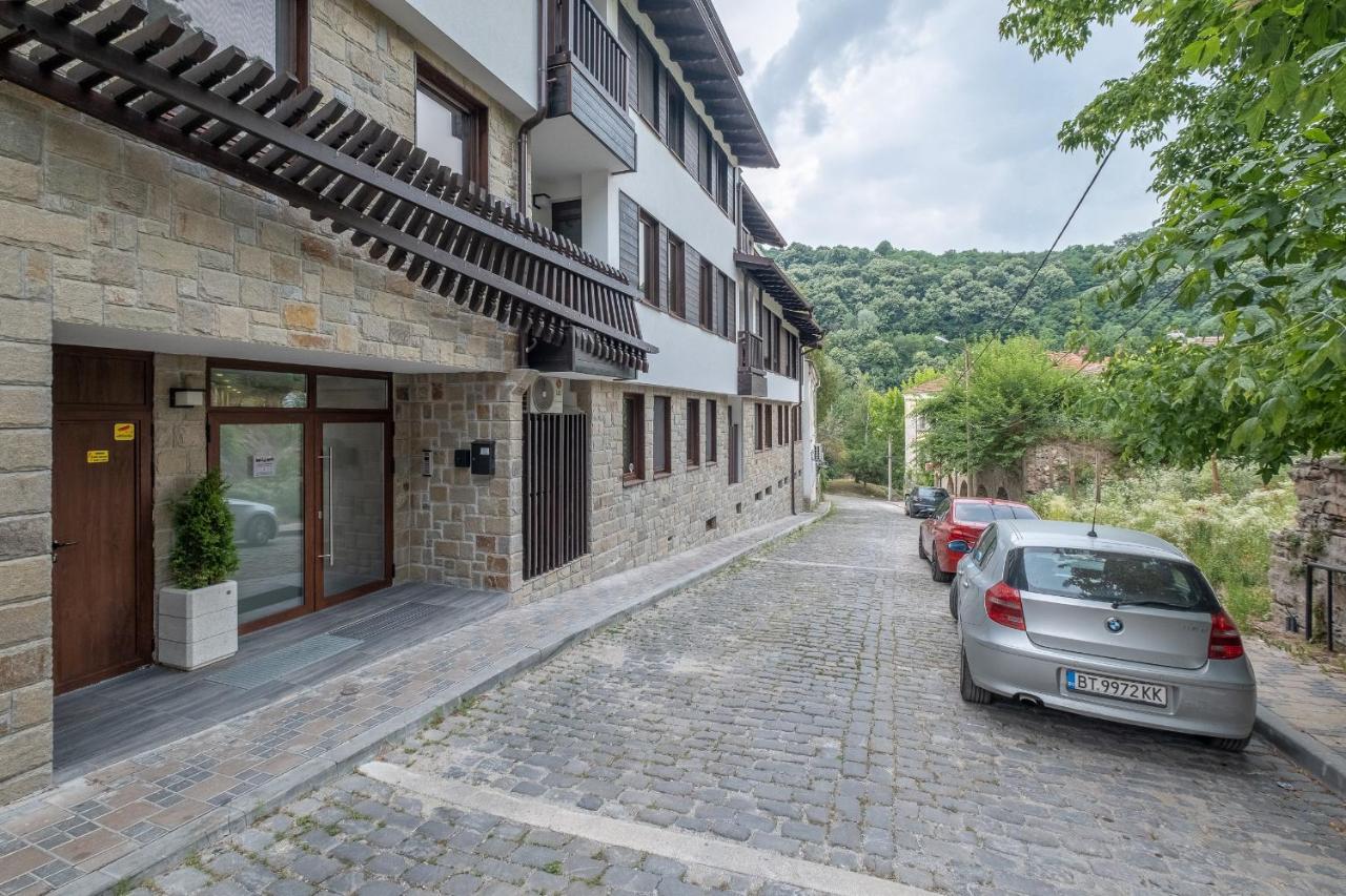 Tarnovgrad Apartments - Free Parking Veliko Tarnovo Kültér fotó