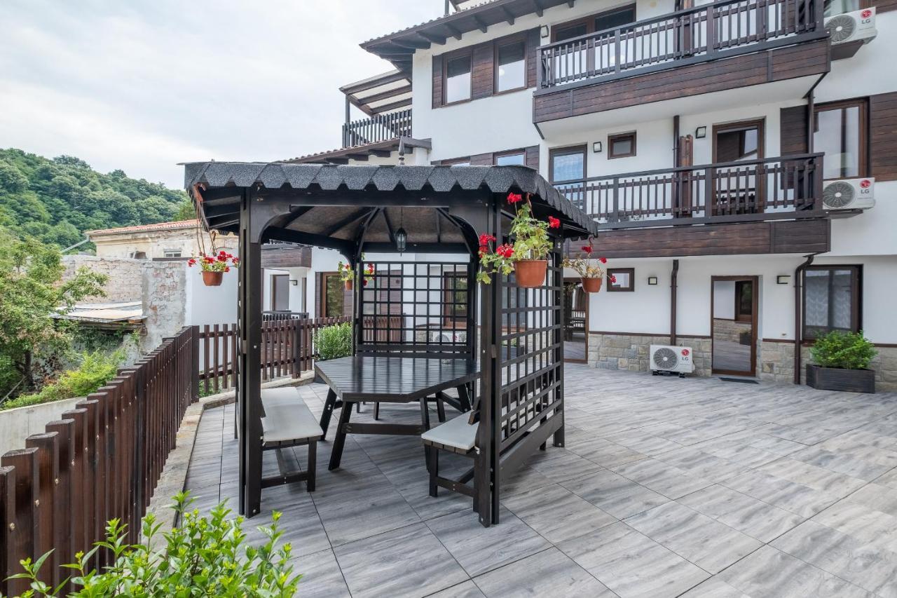 Tarnovgrad Apartments - Free Parking Veliko Tarnovo Kültér fotó